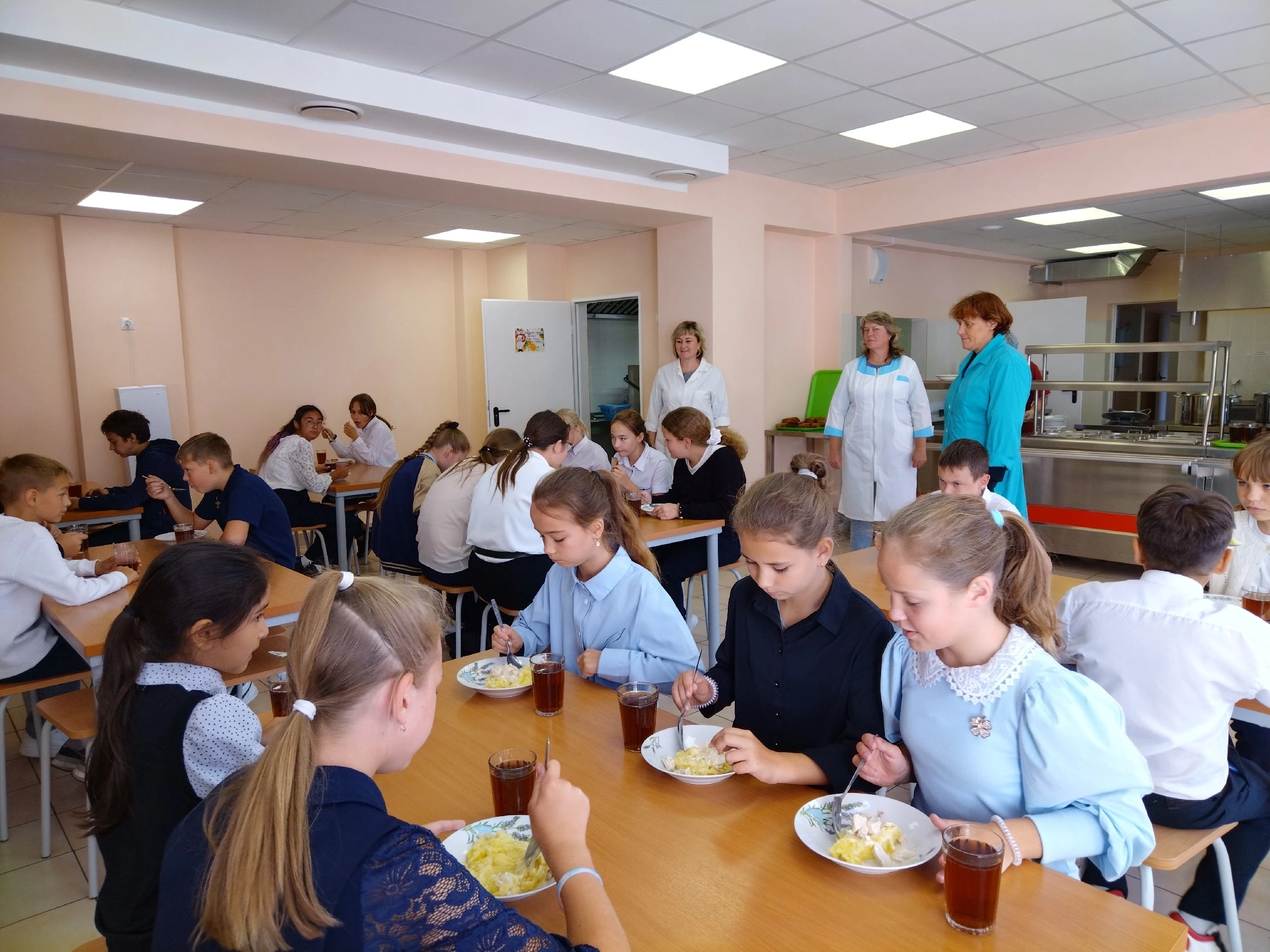 29 сентября, в МБОУ Мосоловская СОШ им. В.М. Фомина  представители родительского комитета осуществили контроль за питанием в школьной столовой.